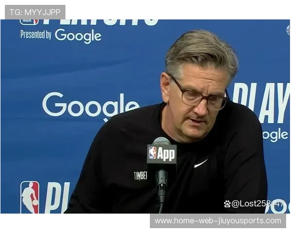 主帅在更衣室怒砸战术板，画面曝光引热议