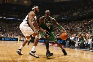 九游娱乐-勇士外线再度爆发，库里手感火热，勇士为库里创的是什么战术